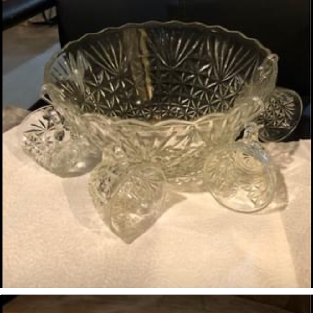 Brand new 6QT 5.7l punch bowl